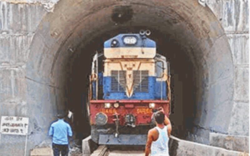भागलपुर जमालपुर का दूसरा सुरंग हुआ पुरा, पहली बार गुजरी 40 डब्बे की ट्रेन, अब पटना 4 घंटे में पहुचेंगे