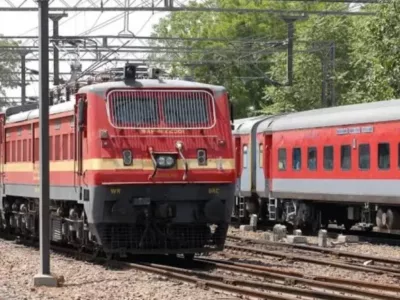 Summer Special Train : गर्मी की छुट्टियों के लिए भी मिलेगी कंफर्म सीट, UP-बिहार के पैसेंजर्स को राहत, जून तक इन रूटों पर होगा स्पेशल ट्रेन का परिचालन