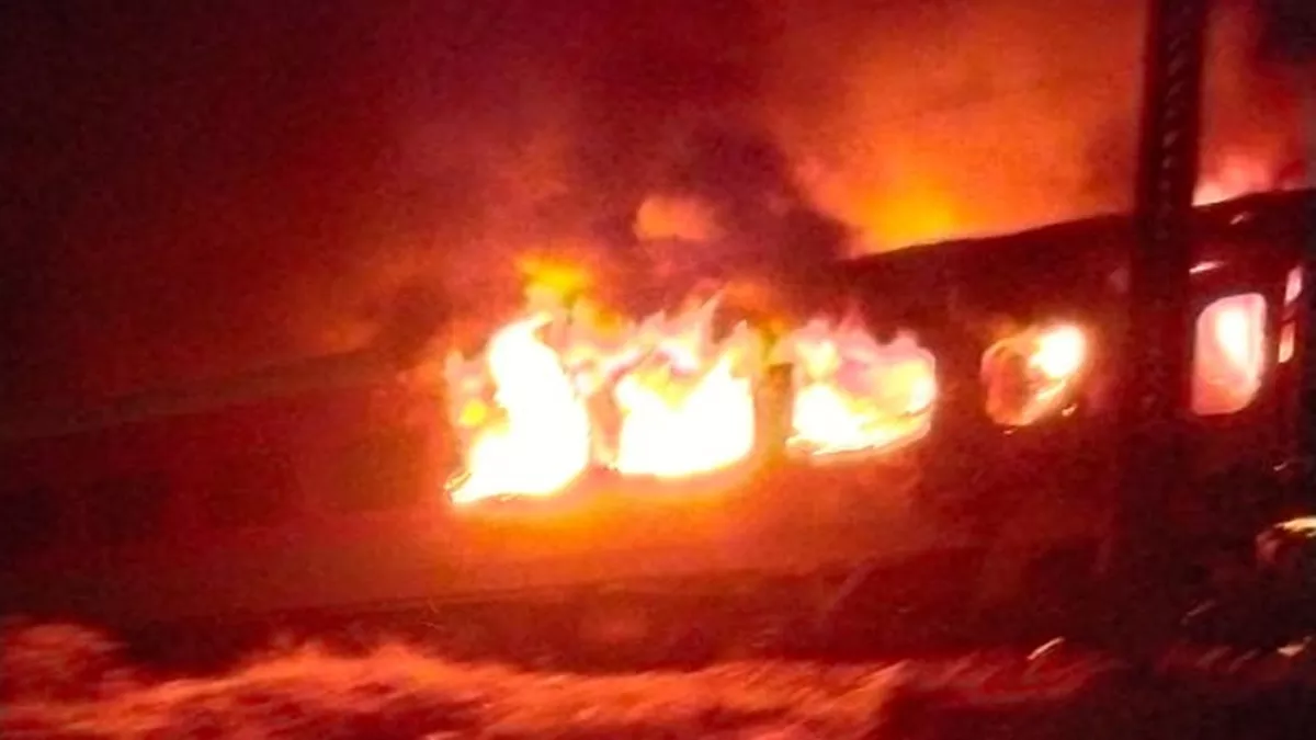 Holi Special train Fire, LTT Train Fire News