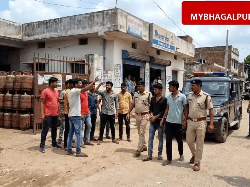 Bhagalpur Gas Agency News: बिना OTP सिलेंडर न देने पर युवकों का हंगामा, पुलिस ने 3 को दबोचा