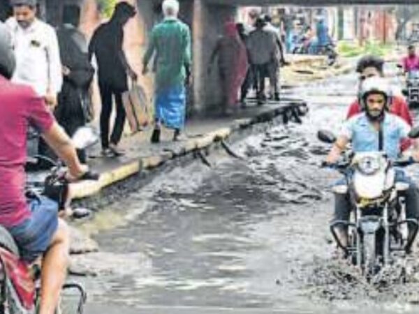 भागलपुर: भोलानाथ पुल के नीचे जलजमाव से लोग परेशान